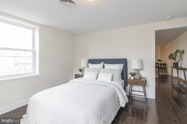 2601 S MARSHALL ST, Philadelphia, PA 19148