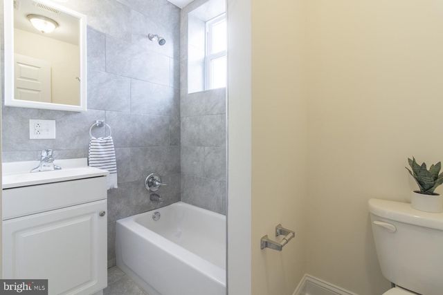 2601 S MARSHALL ST, Philadelphia, PA 19148