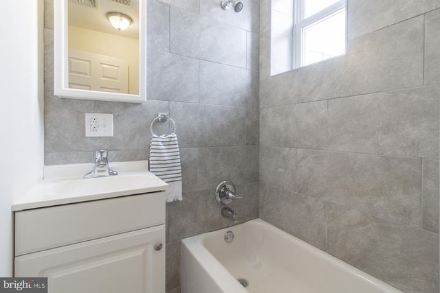 2601 S MARSHALL ST, Philadelphia, PA 19148