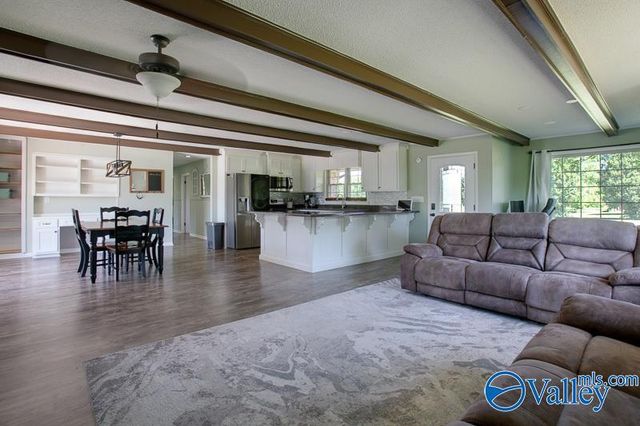 14646 New Cut Road, Athens, AL 35611