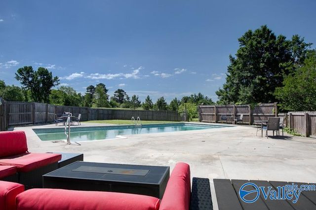 14646 New Cut Road, Athens, AL 35611