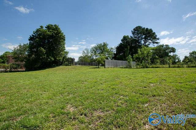 14646 New Cut Road, Athens, AL 35611