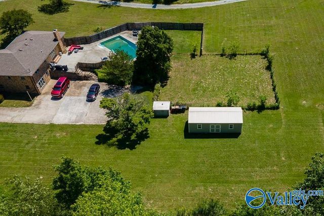 14646 New Cut Road, Athens, AL 35611