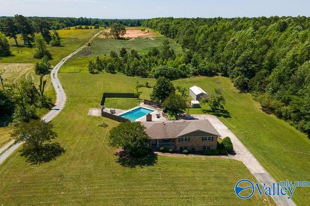 14646 New Cut Road, Athens, AL 35611