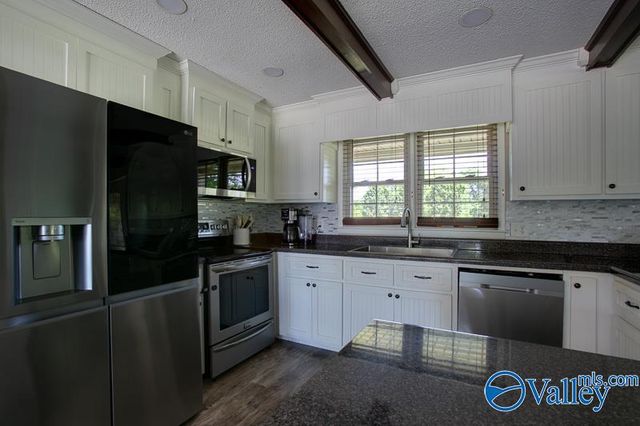 14646 New Cut Road, Athens, AL 35611