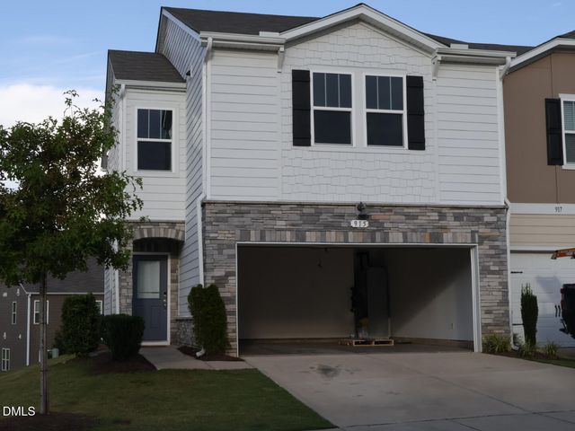 915 Field Ivy Drive, Fuquay Varina, NC 27526