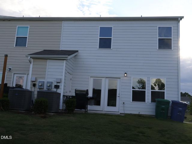915 Field Ivy Drive, Fuquay Varina, NC 27526
