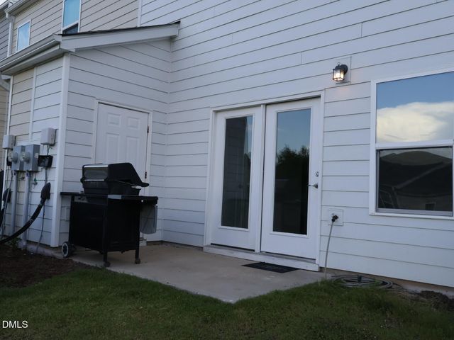 915 Field Ivy Drive, Fuquay Varina, NC 27526