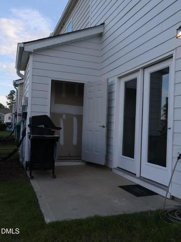 915 Field Ivy Drive, Fuquay Varina, NC 27526