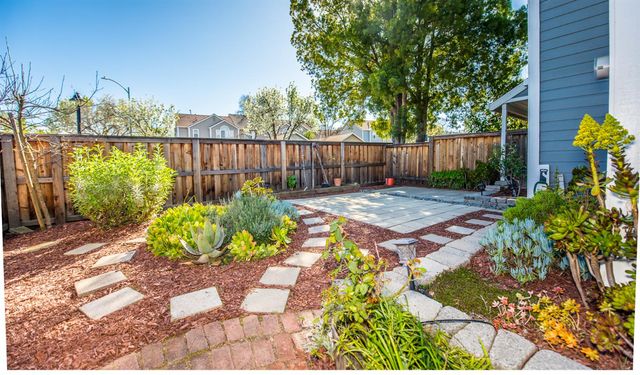 3152 Woods Cir, Davis, CA 95616