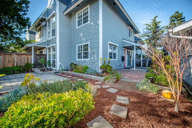 3152 Woods Cir, Davis, CA 95616