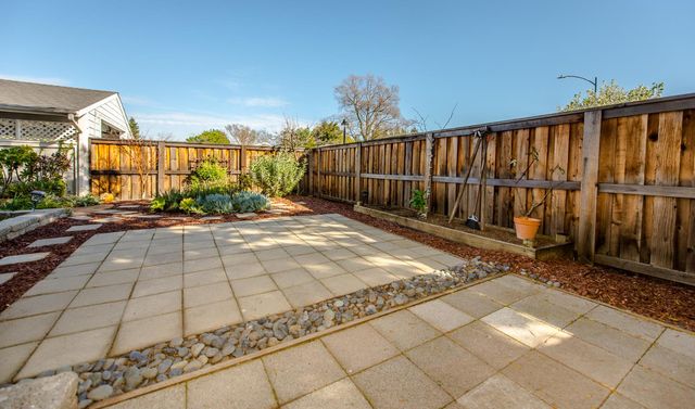 3152 Woods Cir, Davis, CA 95616