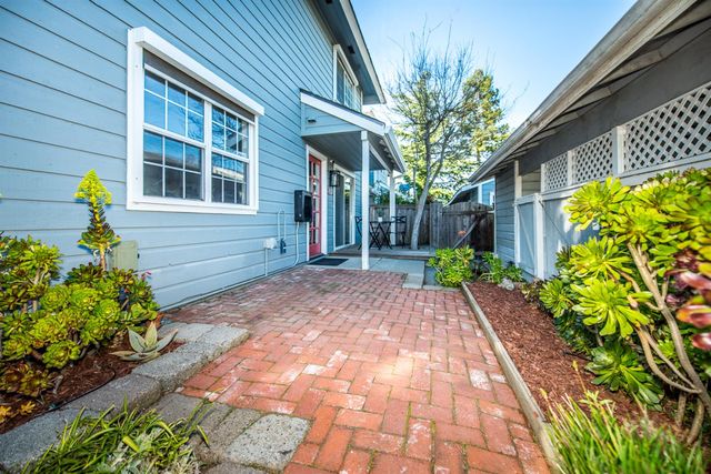 3152 Woods Cir, Davis, CA 95616