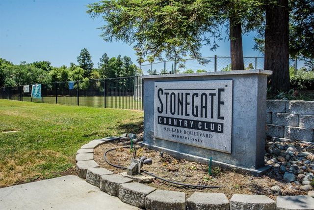 3152 Woods Cir, Davis, CA 95616