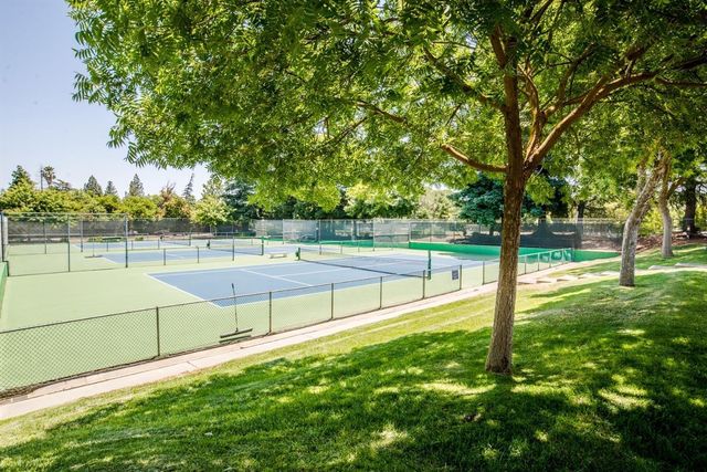 3152 Woods Cir, Davis, CA 95616