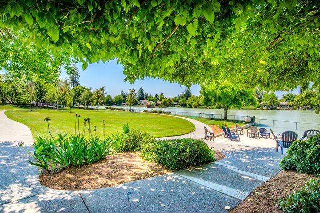 3152 Woods Cir, Davis, CA 95616