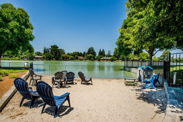 3152 Woods Cir, Davis, CA 95616