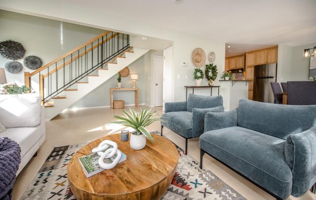 3152 Woods Cir, Davis, CA 95616