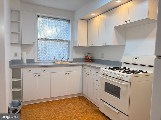 4231 LAWNDALE ST, Philadelphia, PA 19124