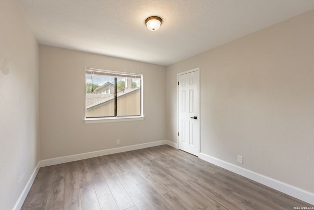 5934 SPRING VLY, San Antonio, TX 78247