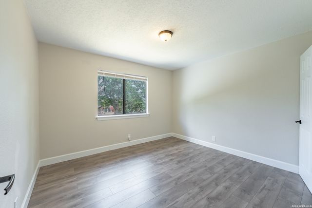 5934 SPRING VLY, San Antonio, TX 78247