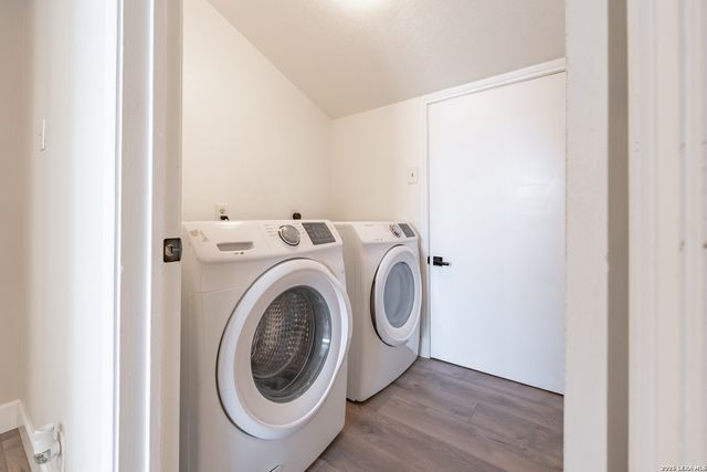 5934 SPRING VLY, San Antonio, TX 78247