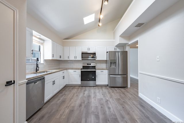 5934 SPRING VLY, San Antonio, TX 78247