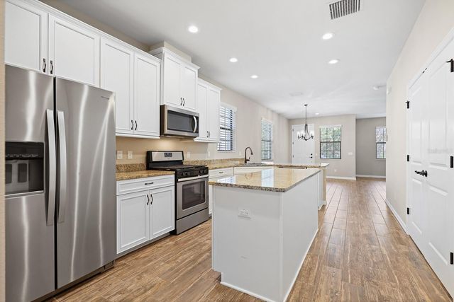 5605 KINGSLEY CORNER WAY, Lithia, FL 33547