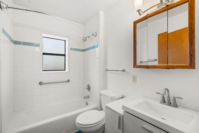 512 15th Street NW, Albuquerque, NM 87104