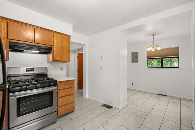 512 15th Street NW, Albuquerque, NM 87104