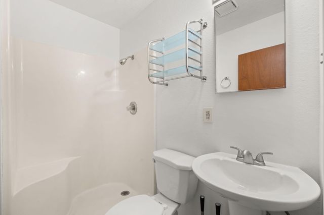 512 15th Street NW, Albuquerque, NM 87104