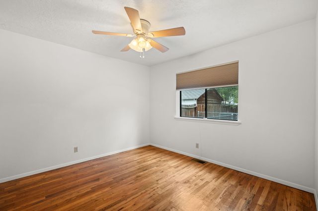 512 15th Street NW, Albuquerque, NM 87104