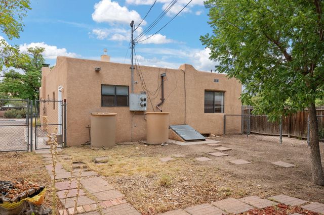 512 15th Street NW, Albuquerque, NM 87104