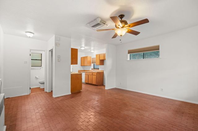 512 15th Street NW, Albuquerque, NM 87104