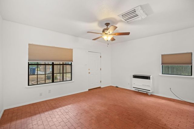 512 15th Street NW, Albuquerque, NM 87104