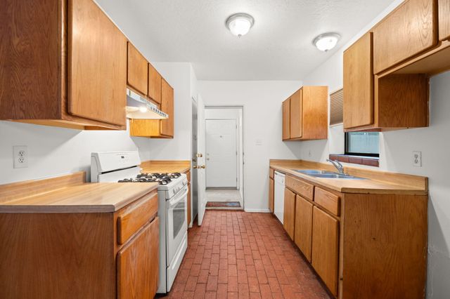 512 15th Street NW, Albuquerque, NM 87104