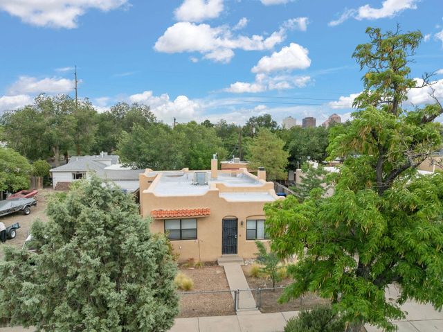 512 15th Street NW, Albuquerque, NM 87104