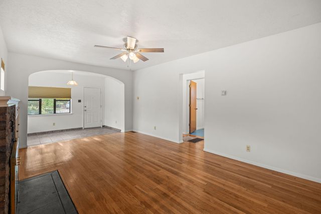 512 15th Street NW, Albuquerque, NM 87104