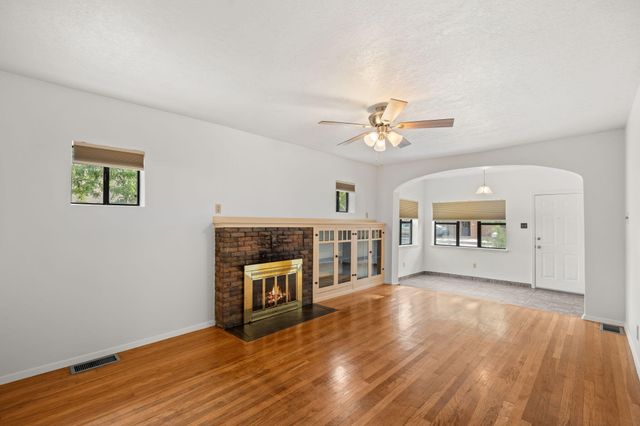 512 15th Street NW, Albuquerque, NM 87104