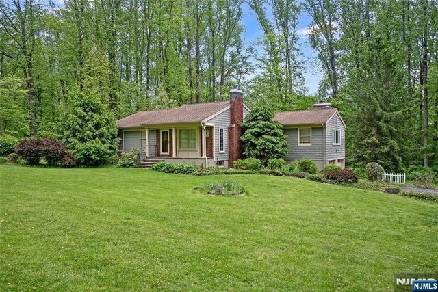 12 Dogwood Drive, Chester Township, NJ 07930