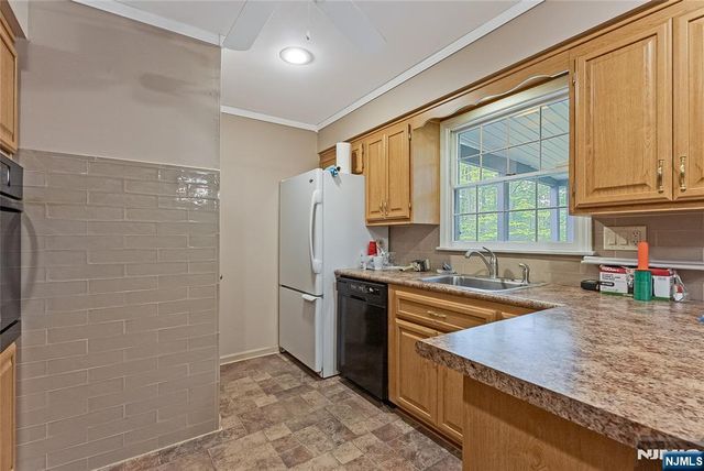 12 Dogwood Drive, Chester Township, NJ 07930