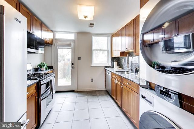 1332 EMERALD ST NE, Washington, DC 20002