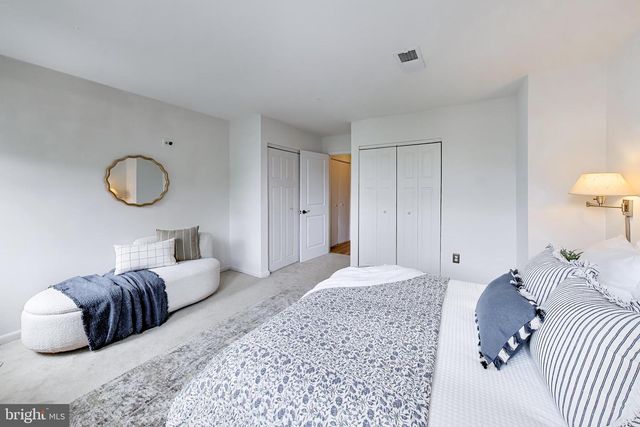 1332 EMERALD ST NE, Washington, DC 20002