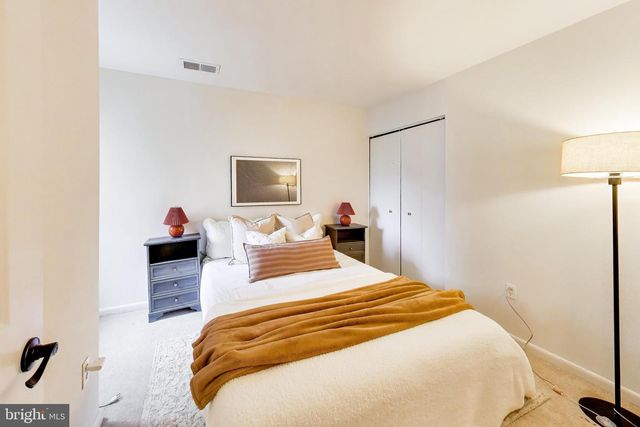 1332 EMERALD ST NE, Washington, DC 20002