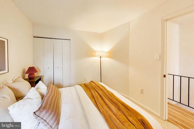 1332 EMERALD ST NE, Washington, DC 20002