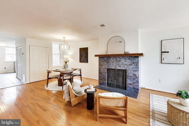 1332 EMERALD ST NE, Washington, DC 20002