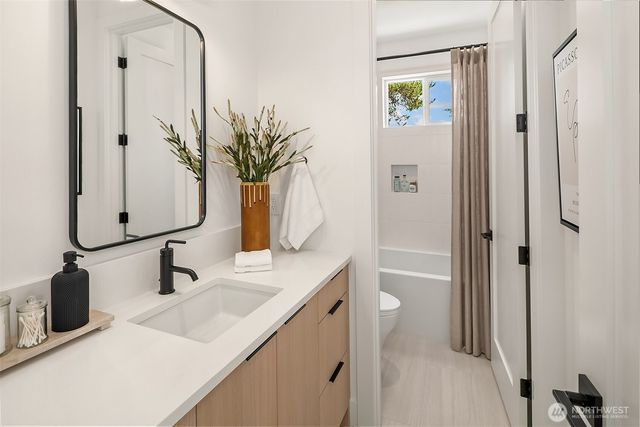 4231 53rd Avenue NE, Seattle, WA 98105