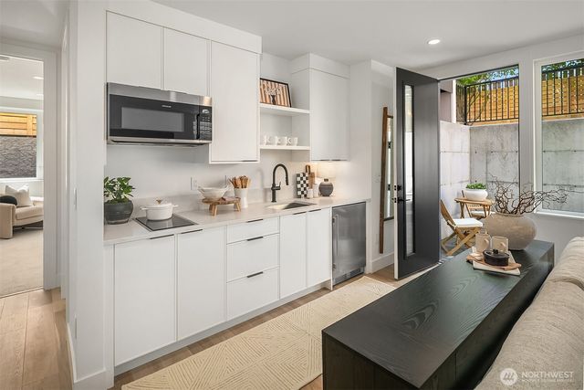 4231 53rd Avenue NE, Seattle, WA 98105