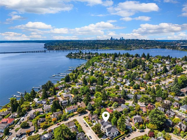 4231 53rd Avenue NE, Seattle, WA 98105