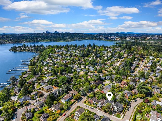 4231 53rd Avenue NE, Seattle, WA 98105